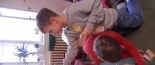 Stav�me v�e